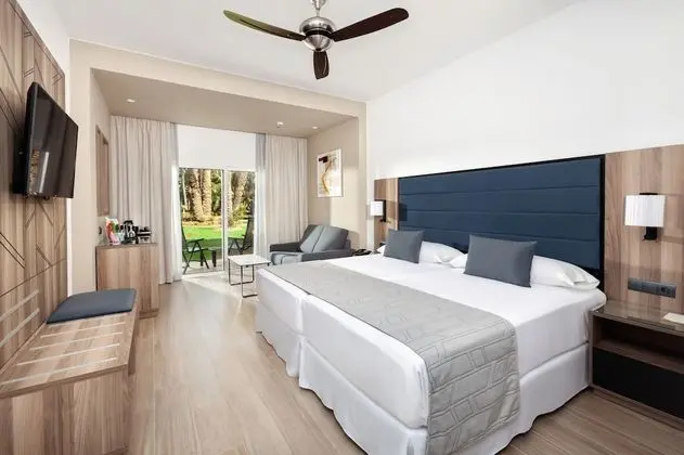 Tek Büyük Yataklı Oda, Balkon, Bahçe Manzaralı