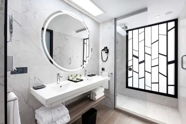 Tek Büyük Yataklı Oda, Balkon, Bahçe Manzaralı