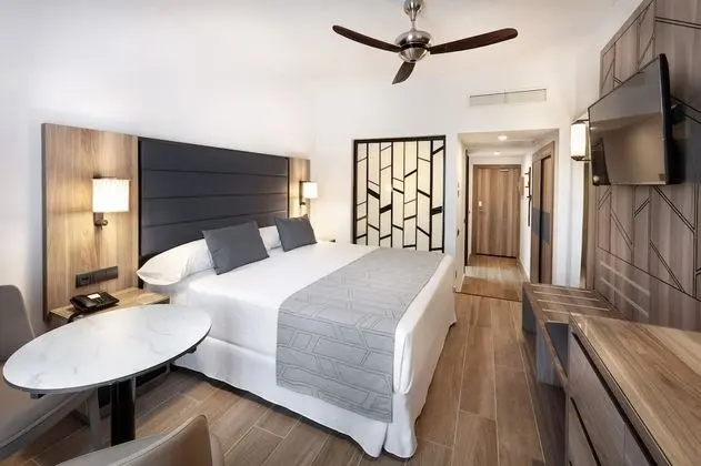 Tek Büyük Yataklı Oda, Balkon (Small,Seaside orientation)