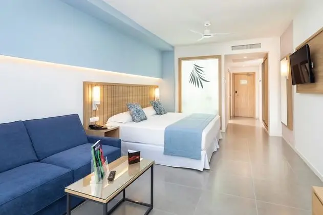 Tek Büyük Yataklı Oda, Balkon, Bahçe Manzaralı