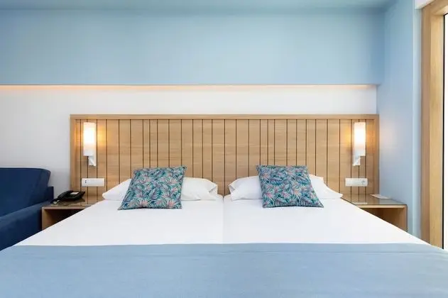 Tek Büyük Yataklı Oda, Balkon, Deniz Manzaralı