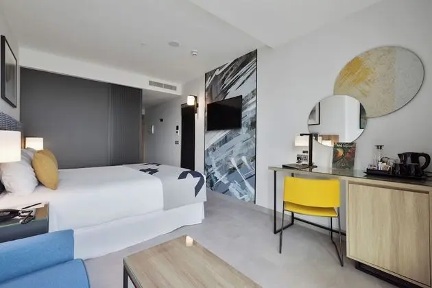 Family Oda (1 KingBed and 1 Sofa Bed)
