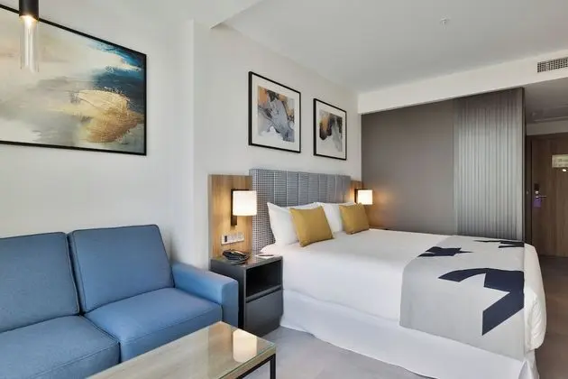 Family Oda (1 KingBed and 1 Sofa Bed)