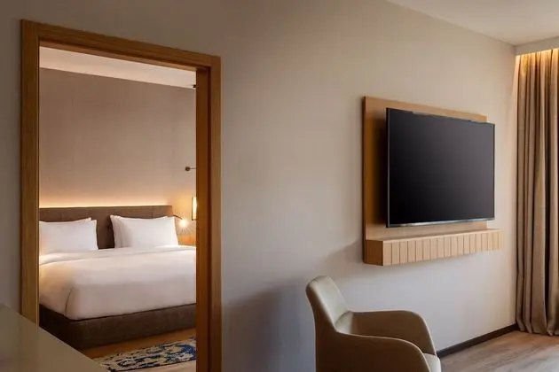 Süit, Göl Manzaralı (Regency)