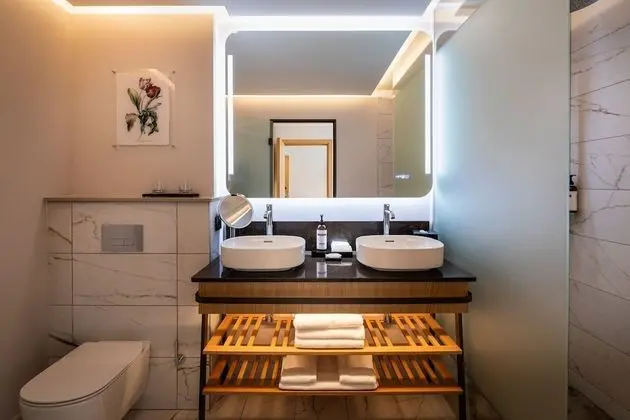 Süit, Göl Manzaralı (Regency)