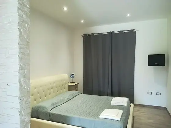 Dört Kişilik Oda, Bahçeli