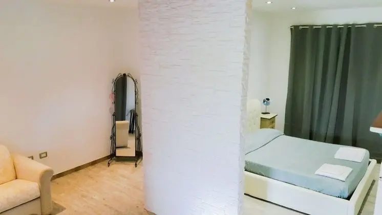 Dört Kişilik Oda, Bahçeli