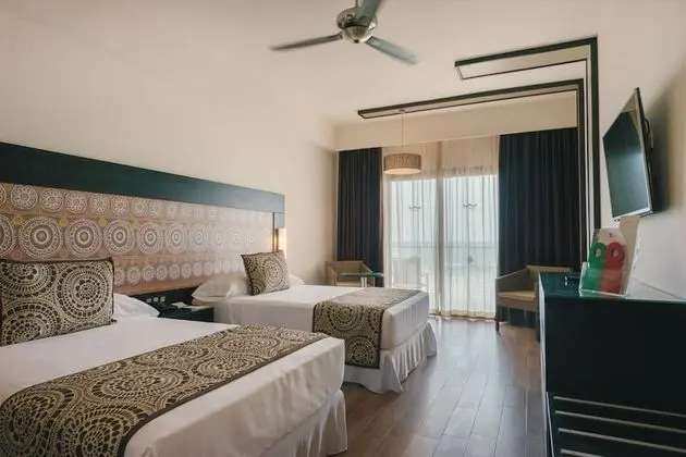 Junior Süit, Balkon, Kısmi Deniz Manzaralı (B2C-US)