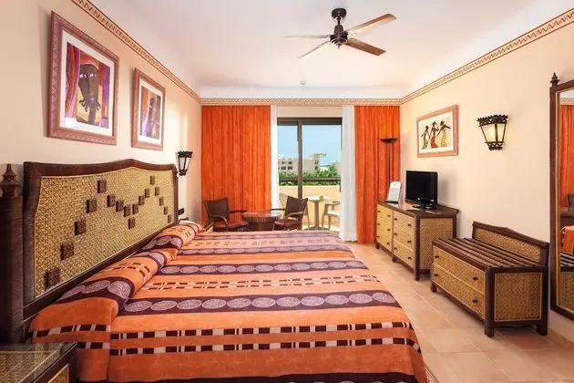 Tek Büyük Yataklı Oda, Balkon, Kısmi Deniz Manzaralı (Family Area)