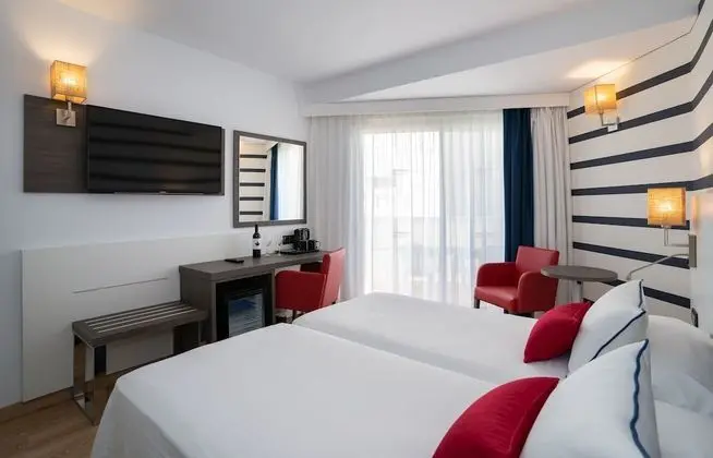 Büyük Yataklı Tek Kişilik Oda, Balkon