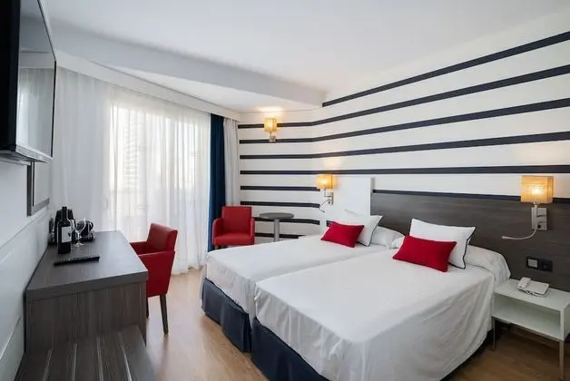 Tek Büyük Yataklı Oda, Balkon