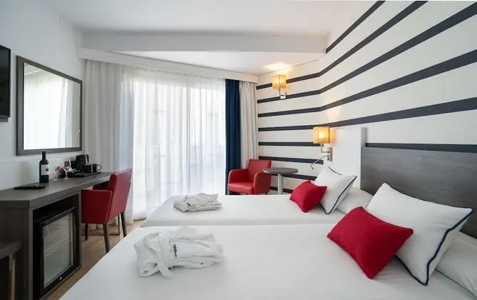 Tek Büyük Yataklı Oda, Balkon