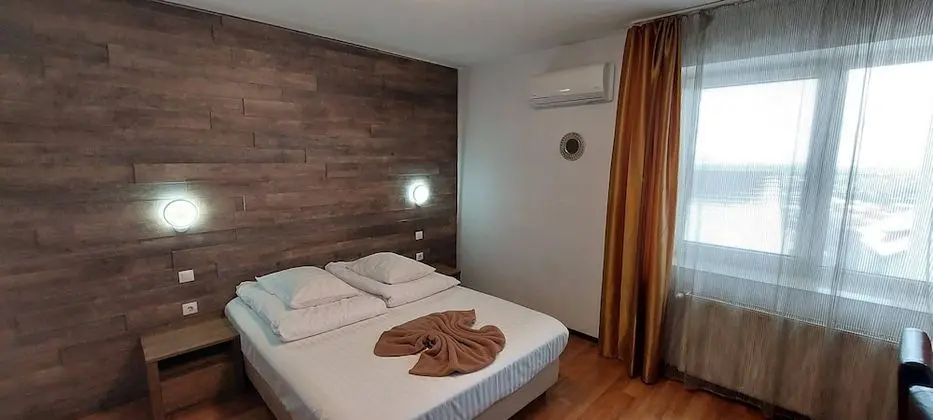 Basic Tek Büyük Yataklı Oda, 1 Büyük (Queen) Boy Yatak