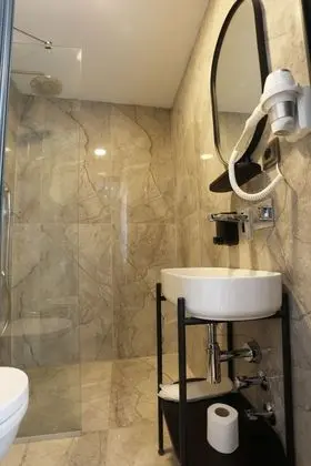 Economy Tek Büyük Yataklı Oda