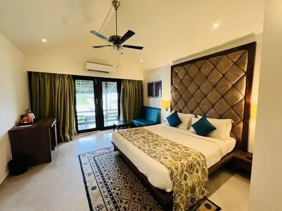 Coco Wood Cottage with Sea View