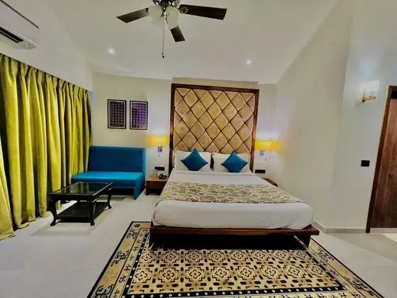Coco Wood Cottage with Sea View