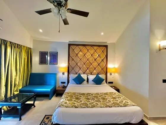 Coco Wood Cottage with Sea View