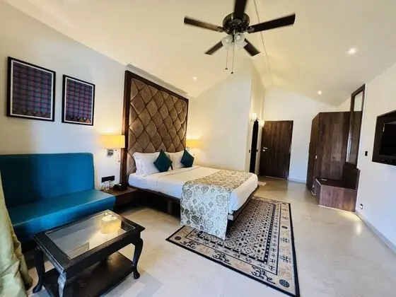 Coco Wood Cottage with Sea View