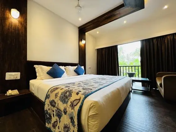 Luxury Room with Garden View