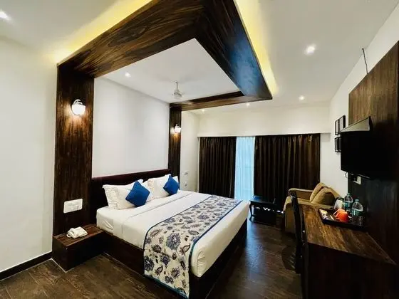 Luxury Room with Garden View