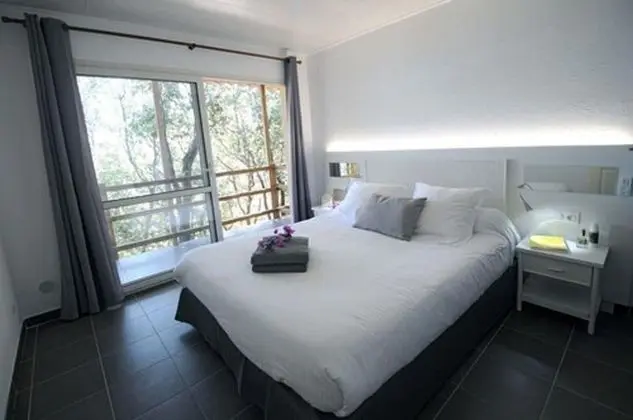Villa (Paradise)