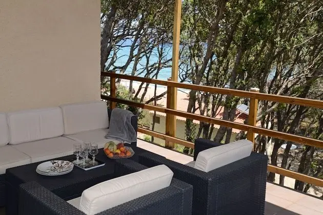 Villa (Paradise)