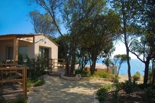 Villa (Paradise)