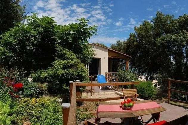 Villa (Paradise)