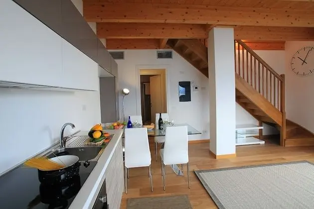 Family Apart Daire, Birden Çok Yatak, Bahçeli (Riva Bellano Lavanda)