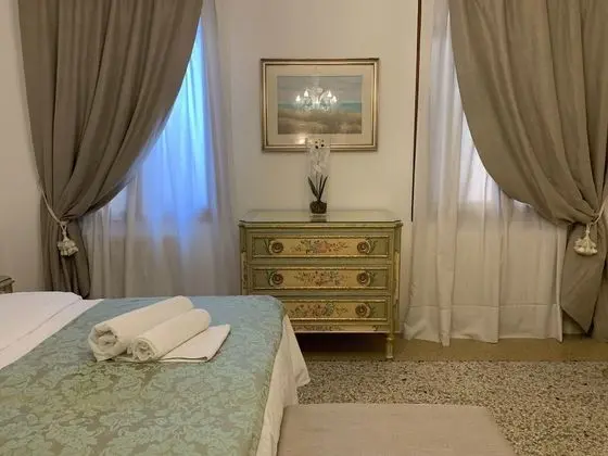 Standard Tek Büyük Yataklı Oda, Ortak Banyo