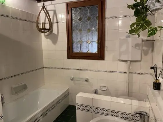 Standard Tek Büyük Yataklı Oda, Ortak Banyo