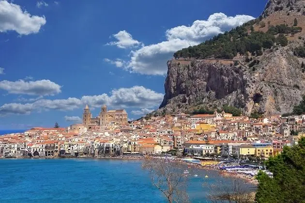 Üç Kişilik Oda, Deniz Manzaralı