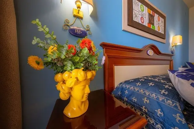 Üç Kişilik Oda, Deniz Manzaralı