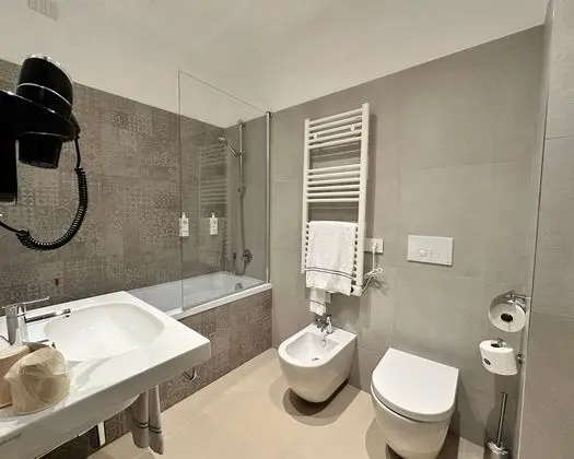 Comfort Tek Büyük veya İki Ayrı Yataklı Oda