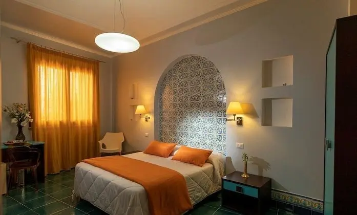 Economy Tek Büyük Yataklı Oda