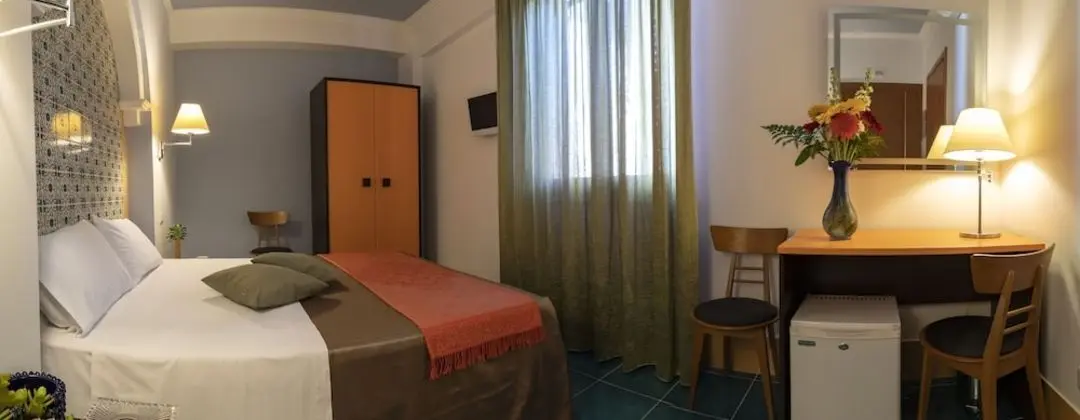 Standard Tek Büyük Yataklı Oda