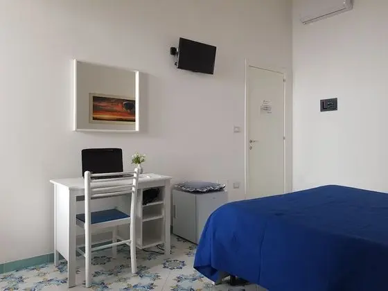 Standard Tek Büyük Yataklı Oda