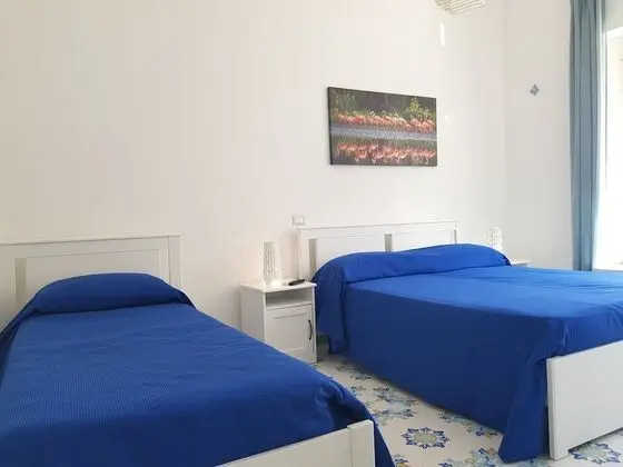 Üç Kişilik Oda