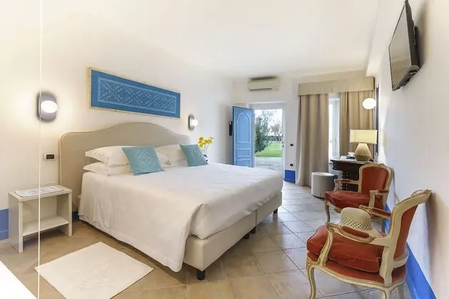 Deluxe Tek Büyük veya İki Ayrı Yataklı Oda, Sigara İçilmez, Havuz Manzaralı