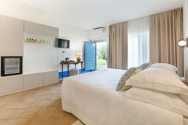 Superior Tek Büyük veya İki Ayrı Yataklı Oda, Sigara İçilmez, Havuz Manzaralı