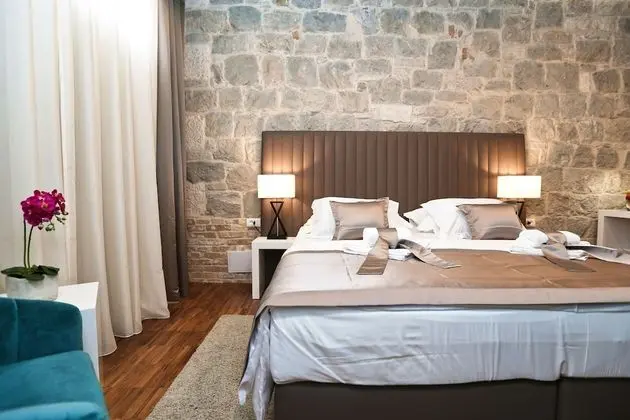 Premium Tek Büyük veya İki Ayrı Yataklı Oda