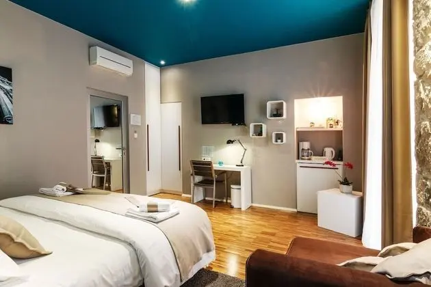 Premium Tek Büyük veya İki Ayrı Yataklı Oda, Balkon, Kısmi Deniz Manzaralı