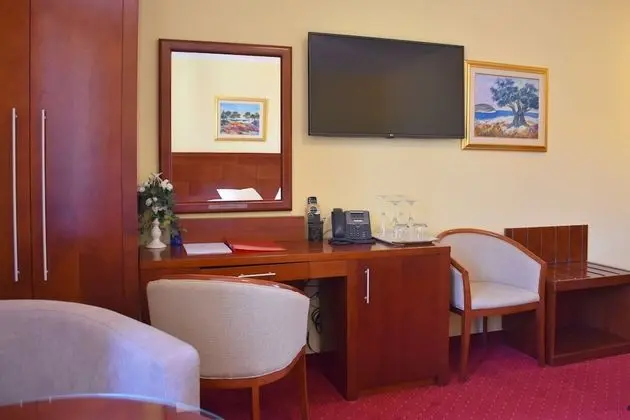 Comfort Tek Büyük Yataklı Oda