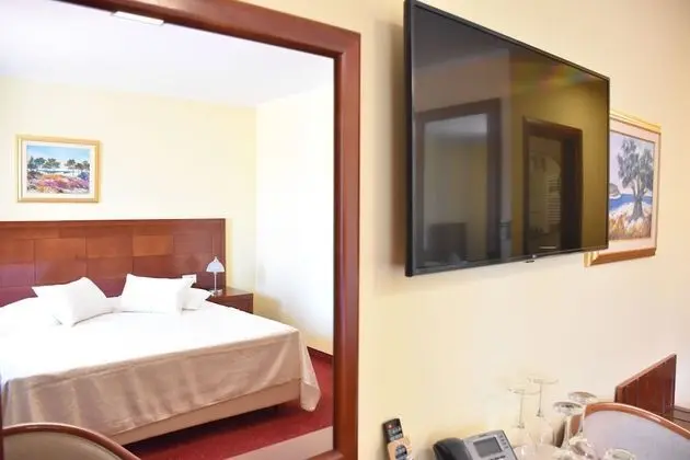 Comfort Tek Büyük Yataklı Oda