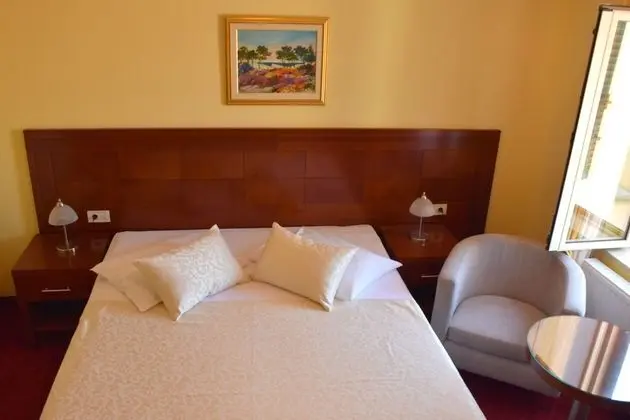 Comfort Tek Büyük Yataklı Oda