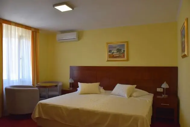 Comfort Tek Büyük Yataklı Oda