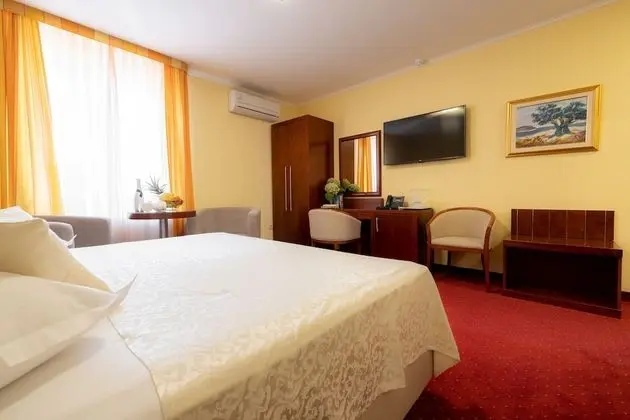 Comfort Tek Büyük Yataklı Oda