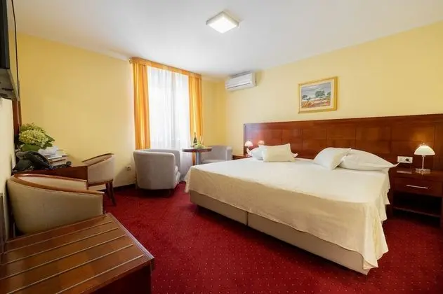 Comfort Tek Büyük Yataklı Oda