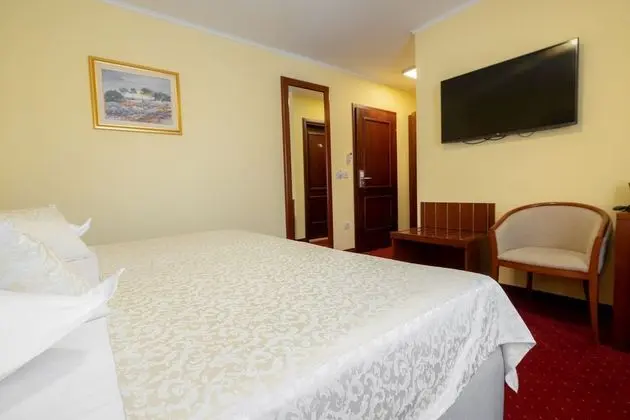 Comfort Tek Büyük Yataklı Oda