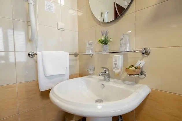 Comfort Tek Büyük Yataklı Oda